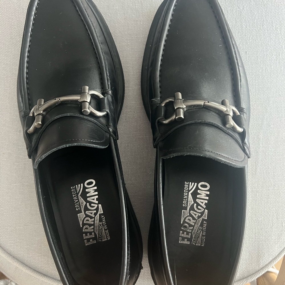 Men’s Ferragamo 10.5 D Mason Moccasin with lug sole.
